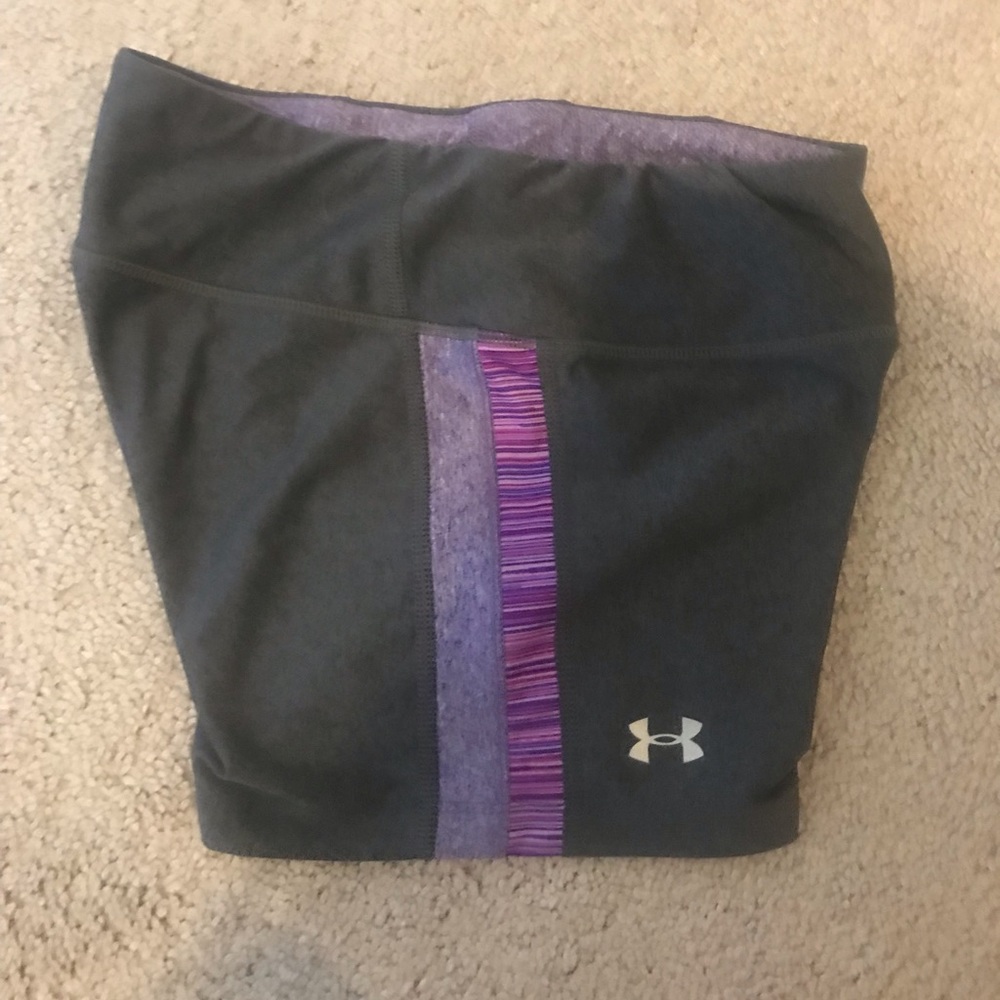✨Under armor spandex shorts✨ - Picture 3 of 4
